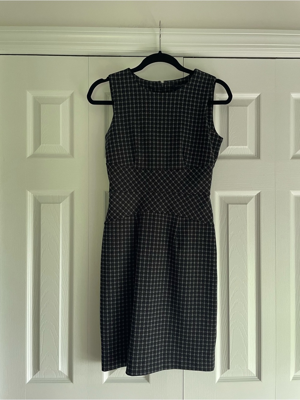 Banana Republic Black Patterned Sleeveless Sheath Dress